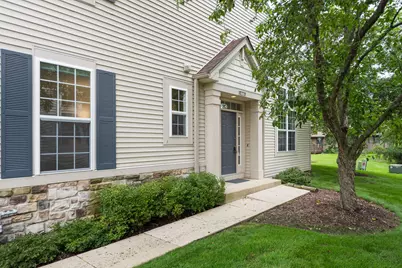 828 Amelia Court, Grayslake, IL 60030 - Photo 2