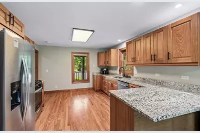 1921 Annettes Circle, Sugar Grove, IL 60554 - Photo 8