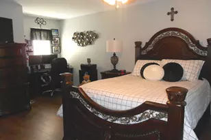 1950 Cobblestone Dr, Carpentersville, IL 60110 - Photo 16