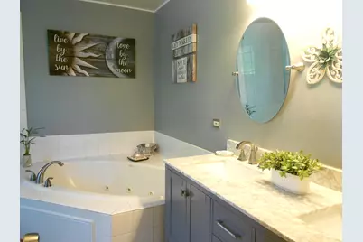 1950 Cobblestone Drive, Carpentersville, IL 60110 - Photo 20