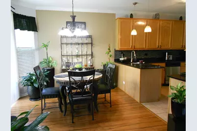 1950 Cobblestone Drive, Carpentersville, IL 60110 - Photo 10