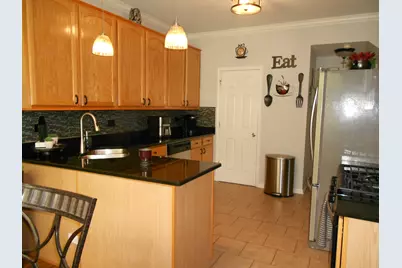 1950 Cobblestone Drive, Carpentersville, IL 60110 - Photo 12