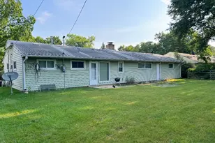 4103 Crestview Dr, Rockford, IL 61107 - Photo 2