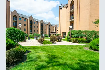 7410 W Lawrence Avenue #324, Harwood Heights, IL 60706 - Photo 2