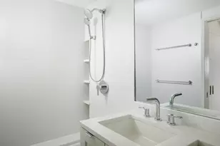 1460 N Sandburg Terrace, Chicago, IL 60610 - Photo 22