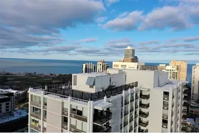 1460 N Sandburg Terrace #2106A, Chicago, IL 60610 - Photo 2