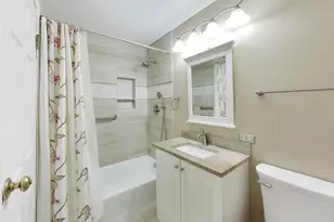 9518 Dee Rd, Des Plaines, IL 60016 - Photo 10