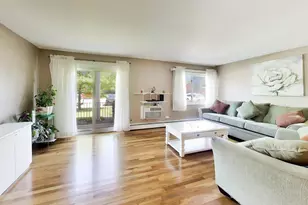 9518 Dee Rd, Des Plaines, IL 60016 - Photo 2