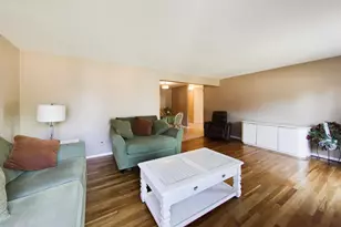 9518 Dee Rd, Des Plaines, IL 60016 - Photo 4