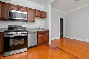 2348 W Addison St, Chicago, IL 60618 - Photo 2