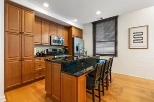 742 N Lasalle St, Chicago, IL 60654 - Photo 16