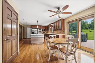 39W261 Hemlock Dr, Saint Charles, IL 60175 - Photo 8