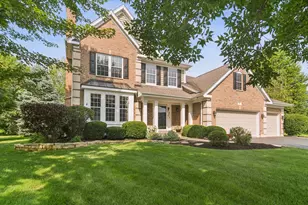 15 Dorchester Ct, Hawthorn Woods, IL 60047 - Photo 1