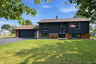 16 W Carol Avenue, Cortland, IL 60112 - Photo 1