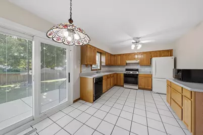 10S221 Suffield Drive, Downers Grove, IL 60516 - Photo 2