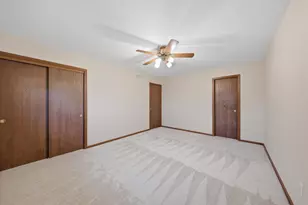 10S221 Suffield Dr, Downers Grove, IL 60516 - Photo 12