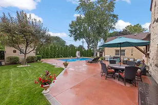 1219 Taylor St, Joliet, IL 60435 - Photo 40