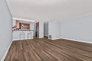 5855 N Sheridan Rd, Chicago, IL 60660 - Photo 6