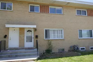 5 E Judith Ann Dr, Mount Prospect, IL 60056 - Photo 2