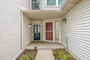 1715 Pine St, McHenry, IL 60050 - Photo 4
