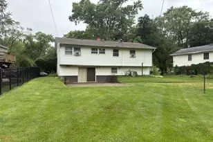 26W482 Blair St, Winfield, IL 60190 - Photo 4