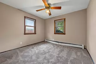 746 Schomer Ave, Aurora, IL 60505 - Photo 10
