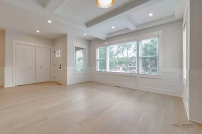 5748 W Eastwood Avenue, Chicago, IL 60630 - Photo 4