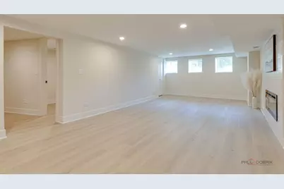 5748 W Eastwood Avenue, Chicago, IL 60630 - Photo 36