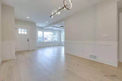5748 W Eastwood Avenue, Chicago, IL 60630 - Photo 8