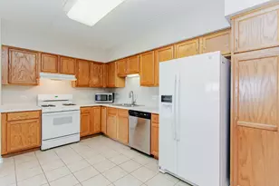 7400 N Lincoln Ave, Skokie, IL 60076 - Photo 8