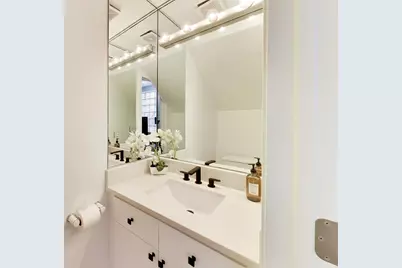 2545 N Racine Avenue #1, Chicago, IL 60614 - Photo 8