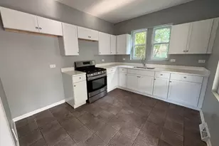 16777 Wood St, Hazel Crest, IL 60429 - Photo 6