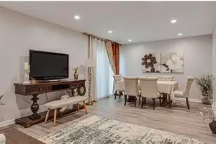 4625 Huntington Blvd, Hoffman Estates, IL 60192 - Photo 12