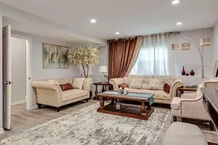 4625 Huntington Blvd, Hoffman Estates, IL 60192 - Photo 4