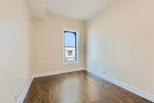 7048 N Clark St, Chicago, IL 60626 - Photo 10