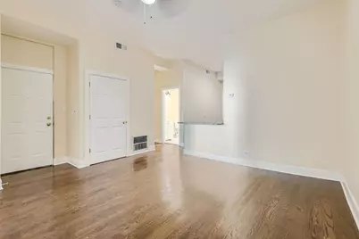 7048 N Clark Street #2FLR, Chicago, IL 60626 - Photo 4