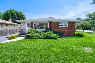 603 N Wilshire Ln, Arlington Heights, IL 60004 - Photo 1