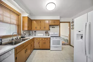 6631 N Caldwell Ave, Chicago, IL 60646 - Photo 10