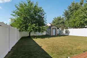 18 W Rosewood Ln, Round Lake Beach, IL 60073 - Photo 34