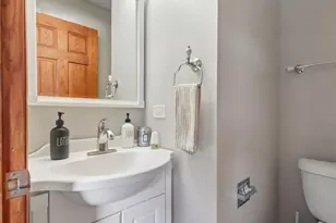 18 W Rosewood Ln, Round Lake Beach, IL 60073 - Photo 24