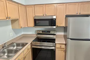 985 S Ct Of Shorewood Ct, Vernon Hills, IL 60061 - Photo 4