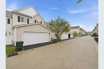 543 Topeka Drive, Grayslake, IL 60030 - Photo 2