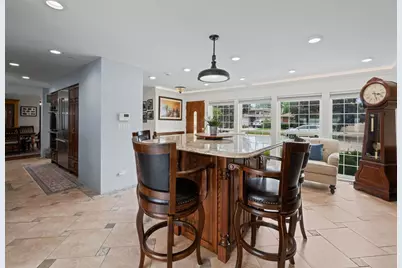 6301 N Keating Avenue, Chicago, IL 60646 - Photo 10