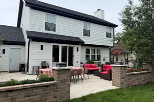 1127 Yorkshire Dr N, Sycamore, IL 60178 - Photo 2