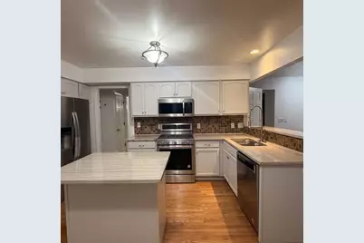 1127 Yorkshire Drive N, Sycamore, IL 60178 - Photo 10