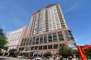 807 Davis St, Evanston, IL 60201 - Photo 1