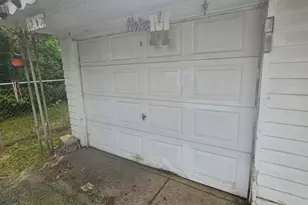 821 E 10th Pl, Ford Heights, IL 60411 - Photo 14