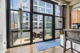 210 S Desplaines St, Chicago, IL 60661 - Photo 12