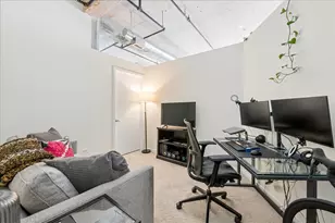 210 S Desplaines St, Chicago, IL 60661 - Photo 22