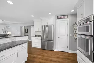 26W144 Houghton Ln, Winfield, IL 60190 - Photo 10